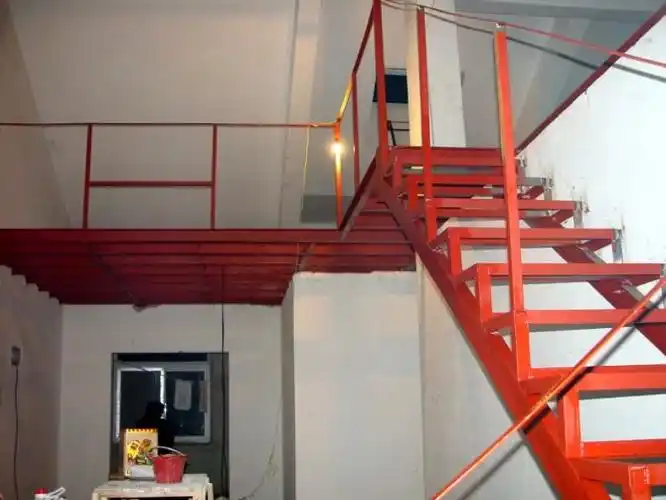 苏州阁楼搭建钢结构楼梯焊接安装不锈钢阳台栏杆扶手安装