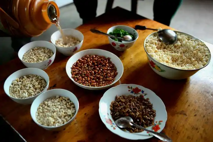 山村冬日静,侗家油茶香.——滚正村乡土油茶