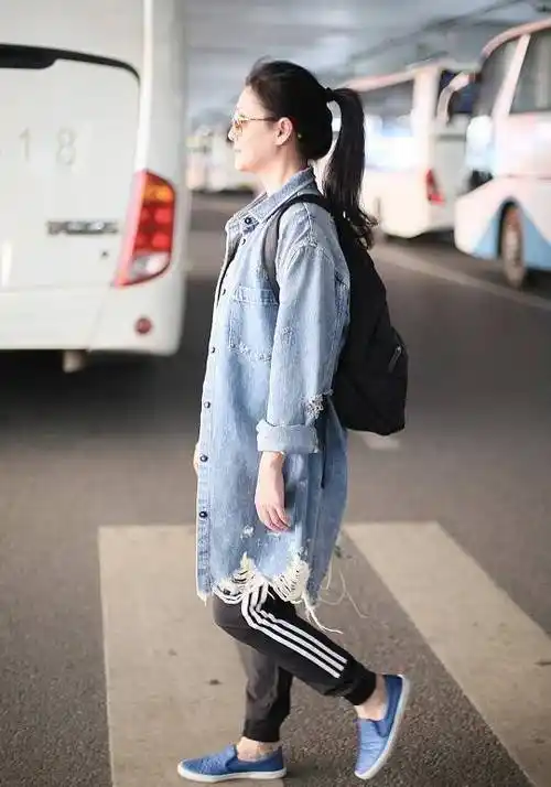 原创大s的日常穿搭很随便款式搭配也很奇怪不过怎么看都很美