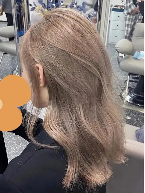 显白无敌的发色奶茶灰棕色昆明染发