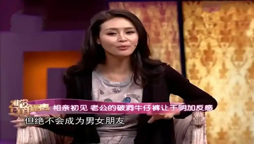 回顾于明加在最好的年纪嫁给普通男人胡俊婚后生两女美满幸福