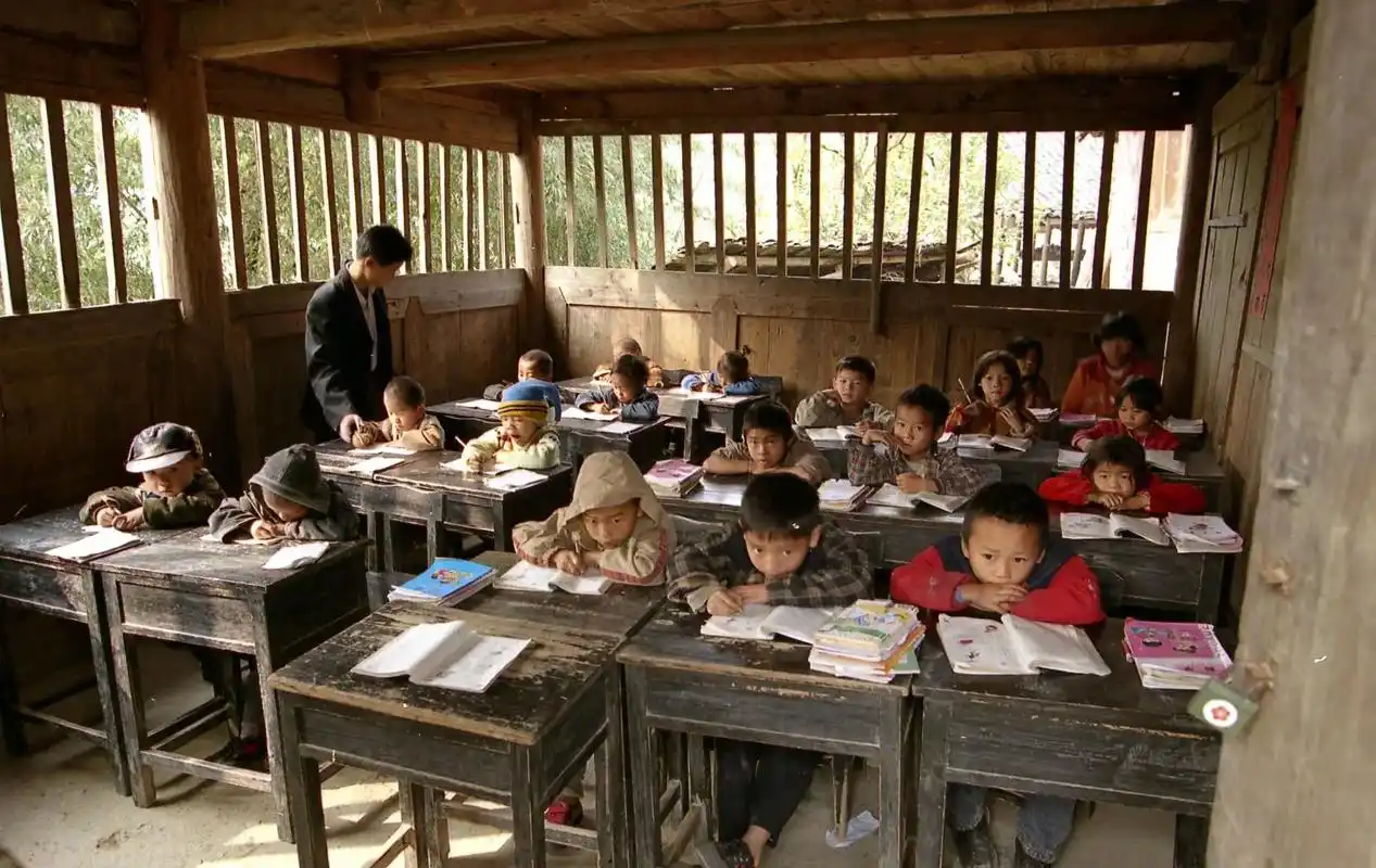 乡村学校 2003年.乡土烟火 32        车行黔东 - 抖音