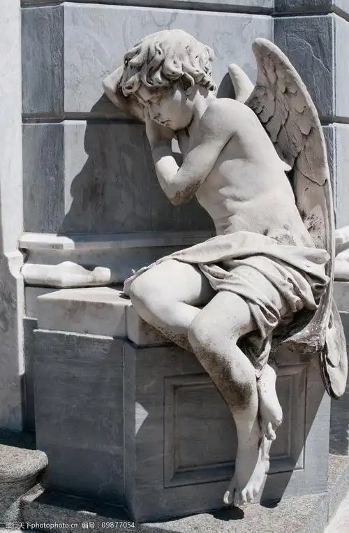 小天使雕塑图片