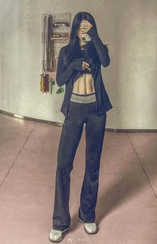 我忍不住舔屏了|马甲线|腹肌|翘臀|大长腿|水桶腰_网易订阅