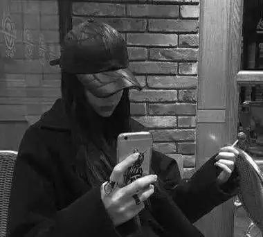 qq头像霸气超拽酷女,适合永久做头像的图片女霸气动漫 - 悠生活