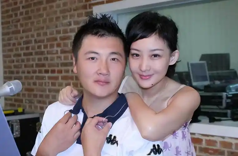 孙楠现任妻子是谁(歌手孙楠二婚老婆潘蔚近况)