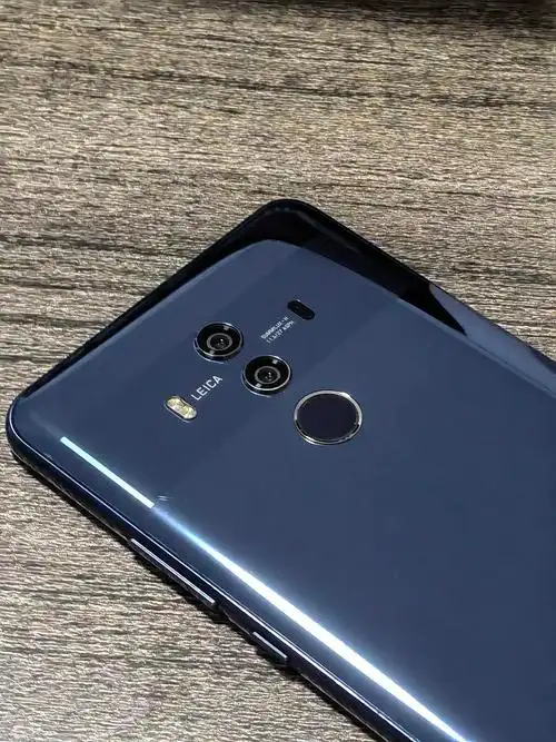 陪伴了我多年的mate10pro