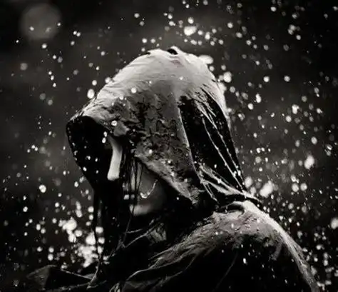雨中男人伤感图片_伊卟图库
