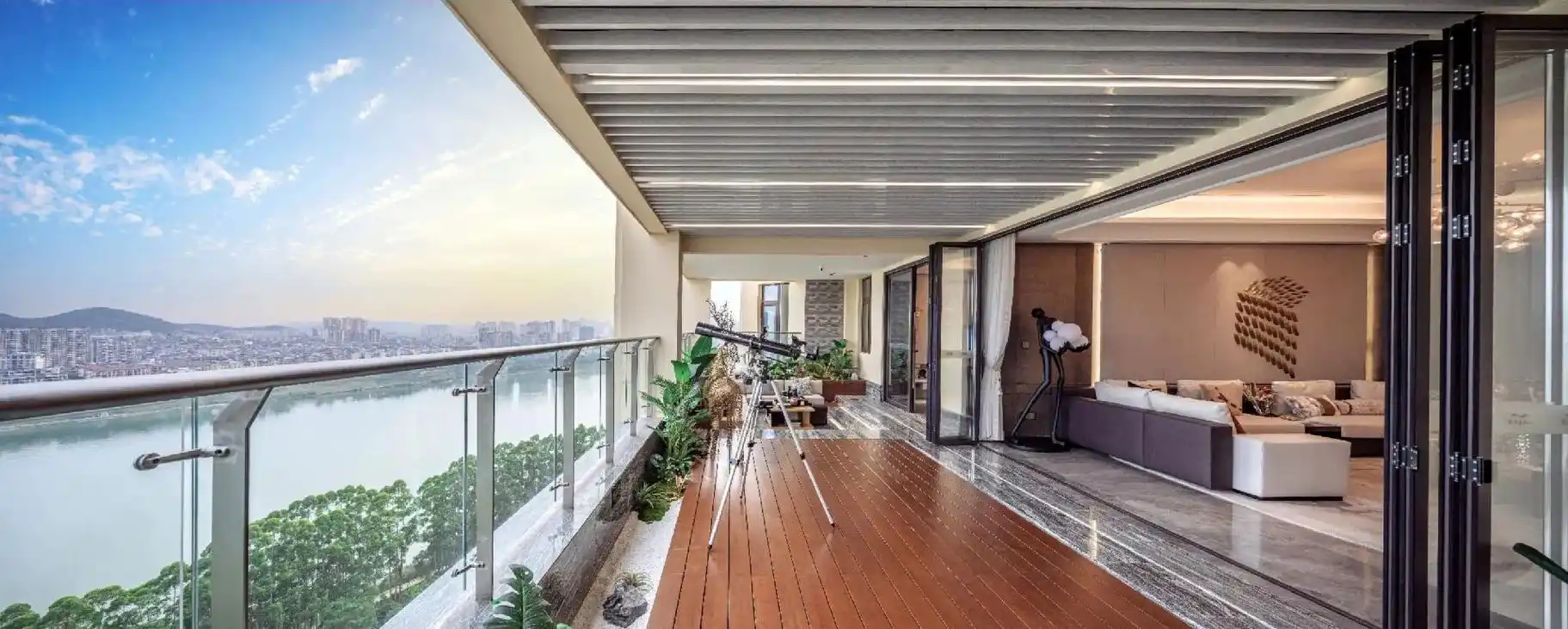 你家的阳台有140平麽,全赠送那种?青秀江景豪宅大平层,现房 - 抖音