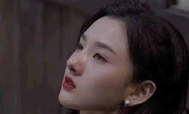 宋祖儿如今还小,在演艺圈还有很长的路要走,只要宋祖儿能够保持初心