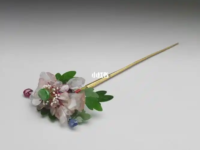 清十九世纪碧玺牡丹簪台北故宫博物院藏