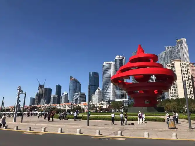 独自倚栏,待得冷颜瘦