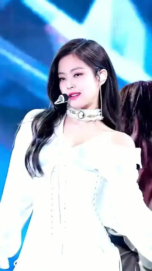 jennie名场面之白月光和红玫瑰 #我眼中的爱豆-音乐视频-搜狐视频