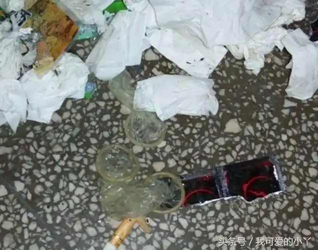 实拍情侣退房后的房间面貌服务员都吓一跳