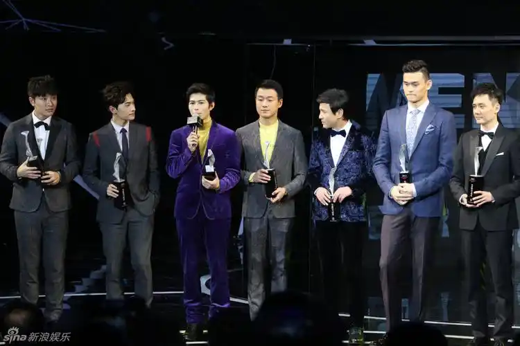 杨洋邓超李晨贾乃亮齐聚芭莎男士颁奖盛典