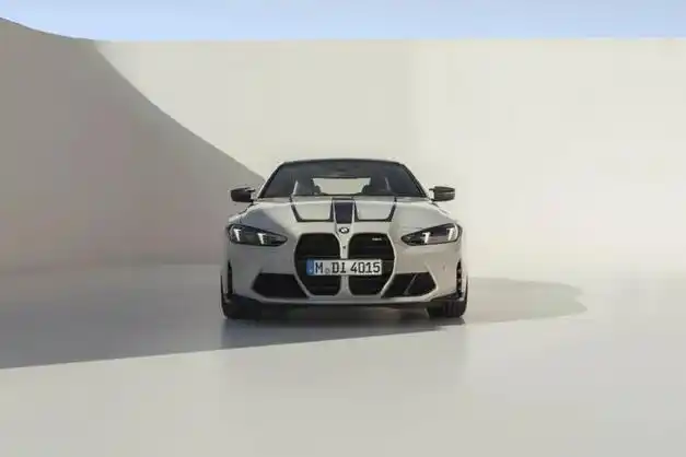 新款宝马m4官图曝光前脸鼻孔更大了