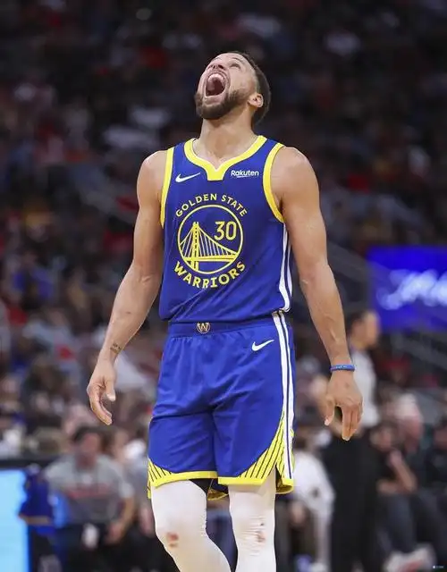 终结6连败库里我们很久没精神饱满地离场了大家需要这场胜利