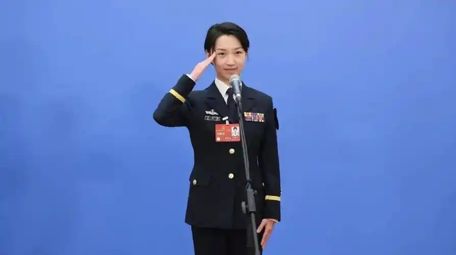 航母上的90后女少校,有了新身份!_朱悦_辽宁_航迹
