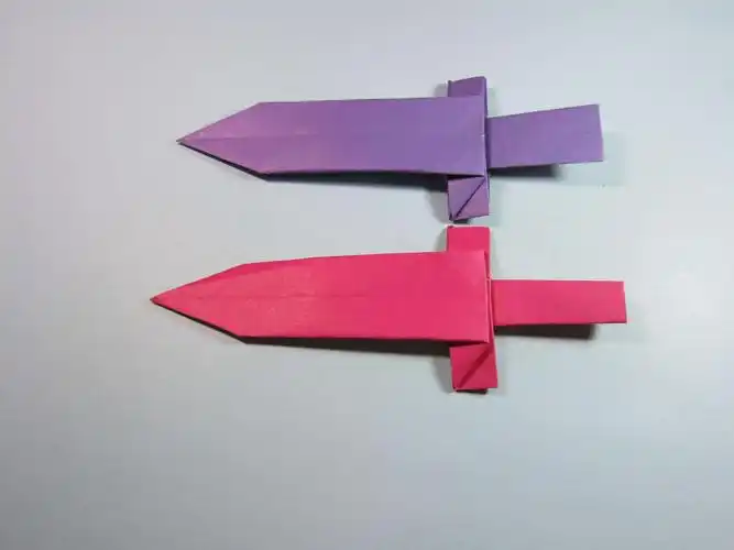 diy创意手工折纸宝剑,3分钟轻松学会一把小纸剑的折法