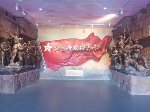 参观母瑞山革命根据地纪念馆,了解母瑞山革命战争史,再现艰苦岁月.