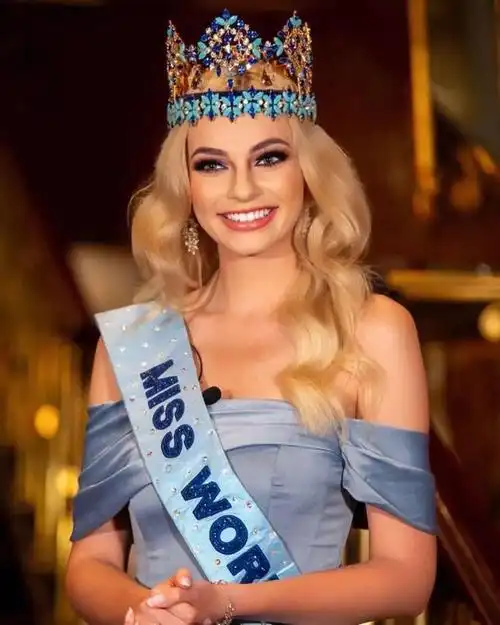 世界小姐桂冠波兰顶级超模卡罗琳娜