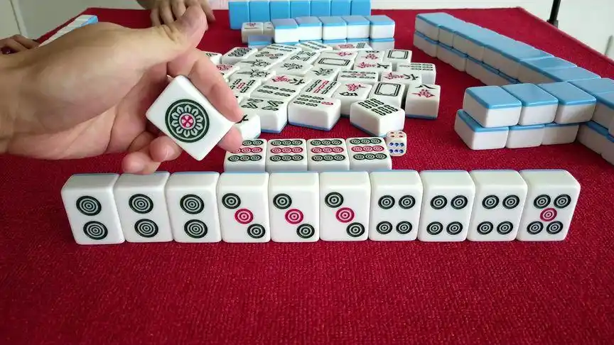 麻将:顺势而为胡大牌,自摸三饼顺利胡下清一色,心情喜悦不已