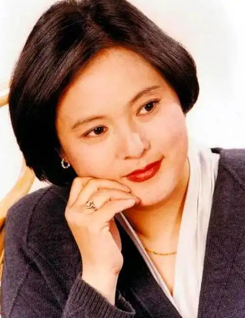 张芝华因郭凯敏迫于离婚与儿子孤苦无依苦忍10年后报复够高明