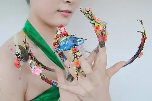 你都见过哪些夸张的美甲图片?