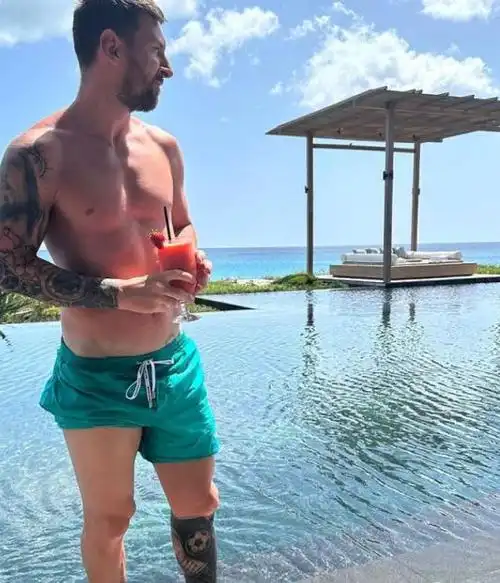 人们对莱昂内尔梅西lionelmessi的膝盖失去了理智