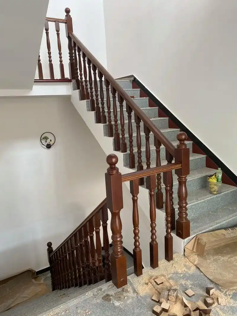 专业的事交给专业的人来做更靠谱 #楼梯扶手安装效果图 #质 - 抖音