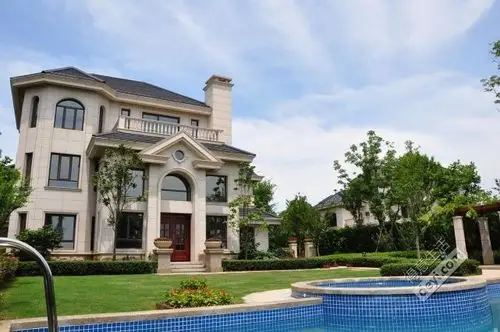 武汉顶级别墅--汤逊湖长岛别墅 一线临湖稀缺资源仅此一套 带800平米