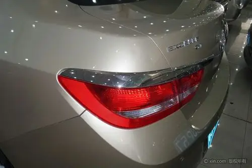 别克英朗后尾灯