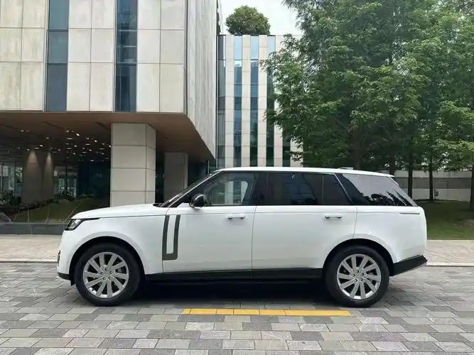 试驾全新路虎揽胜,强大气场下的舒适体验