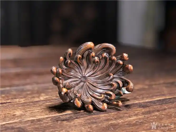 心诚则灵创汇时期黄杨木出口木雕摆件茶宠雕刻菊花古董收藏摆件品