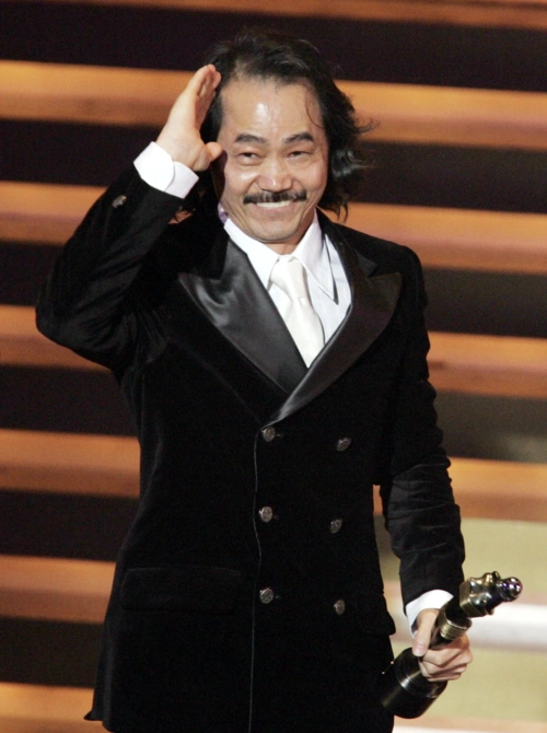 提起元华,相信关注香港影视圈的朋友不会不知晓,尽管论名气他不及同门