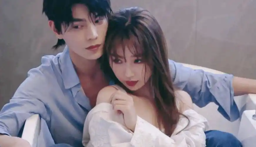 原创张新成新剧接档月光变奏曲搭档高颜值女神我却被女二吸引