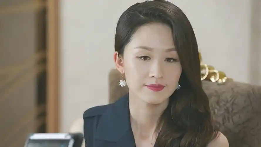 谍海孙阳执行任务上级给他安排女搭档不料是自己暗恋的女神