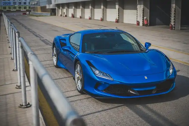 赛道体验21款法拉利f8tributo魔鬼中的天使