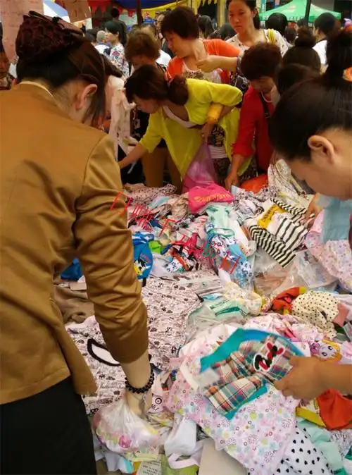 跑江湖日赚千元项目5元模式纯棉童装 童t恤 童套装批发