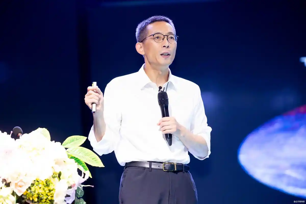 顶端对话丨施一公:人总要做点什么,追求理想,永不言弃