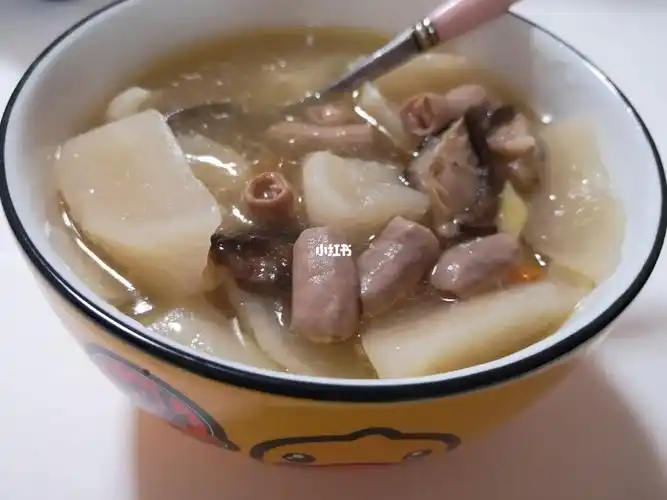 党参猪心汤    小肠萝卜汤  马上冬天了开始煲汤补补