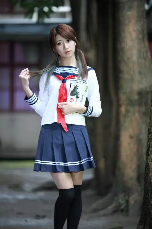 气质美女性感制服诱惑写真[18/19]_性感美女_美桌网