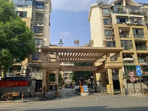 实景图-小区大门