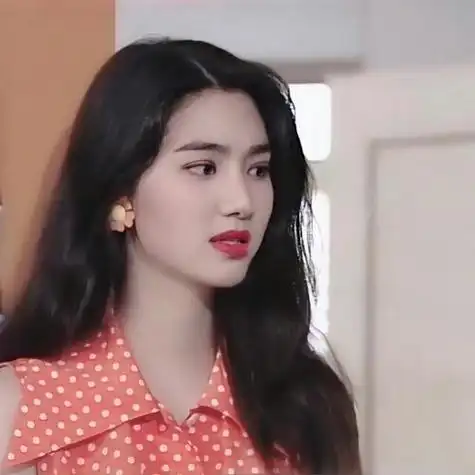 港风女星头像更新几张氛围感很强的美女