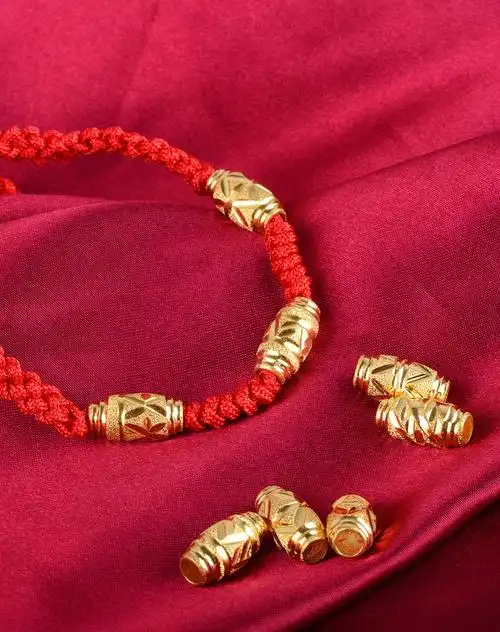 千足金黄金转运珠三粒款红绳手链送长辈(三粒合计3.84克)