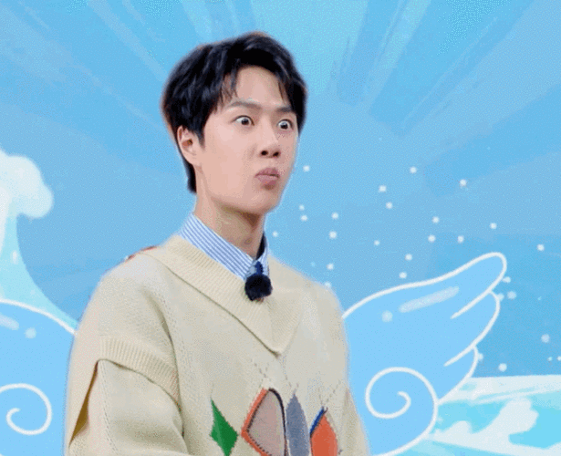 王一博吃东西那绝对是"狼吞虎咽",一口闷,大口吃肉,奶膘就是这么干饭