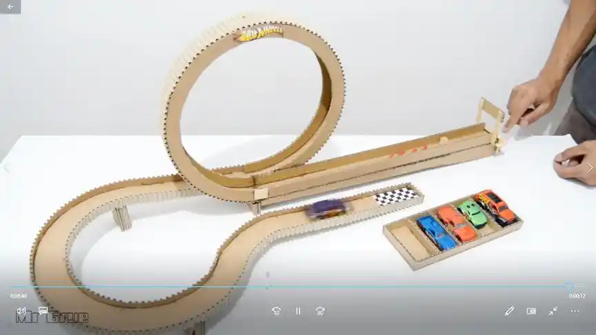 纸壳做的轨道玩具车