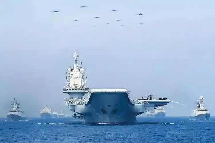 我们还有了期盼已久的航母战斗群.