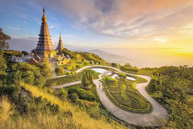 因他农山国家公园清迈泰国国家自然保护区位于因他农山上海拔2565米是