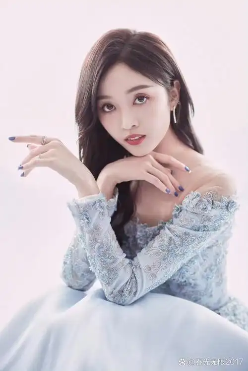 吴宣仪,今天的天空真蓝,就像你的眼睛一样.